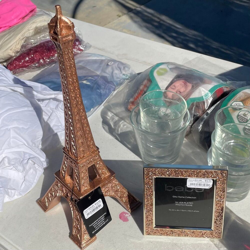 Bebe rose gold glitter Eiffel Tower decor & picture frame NWT